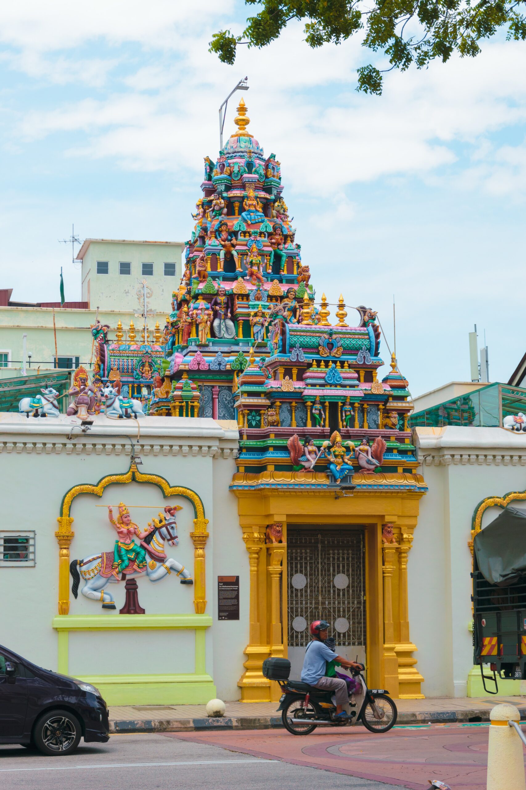 Temples are a must-see during 24 hours in Penang