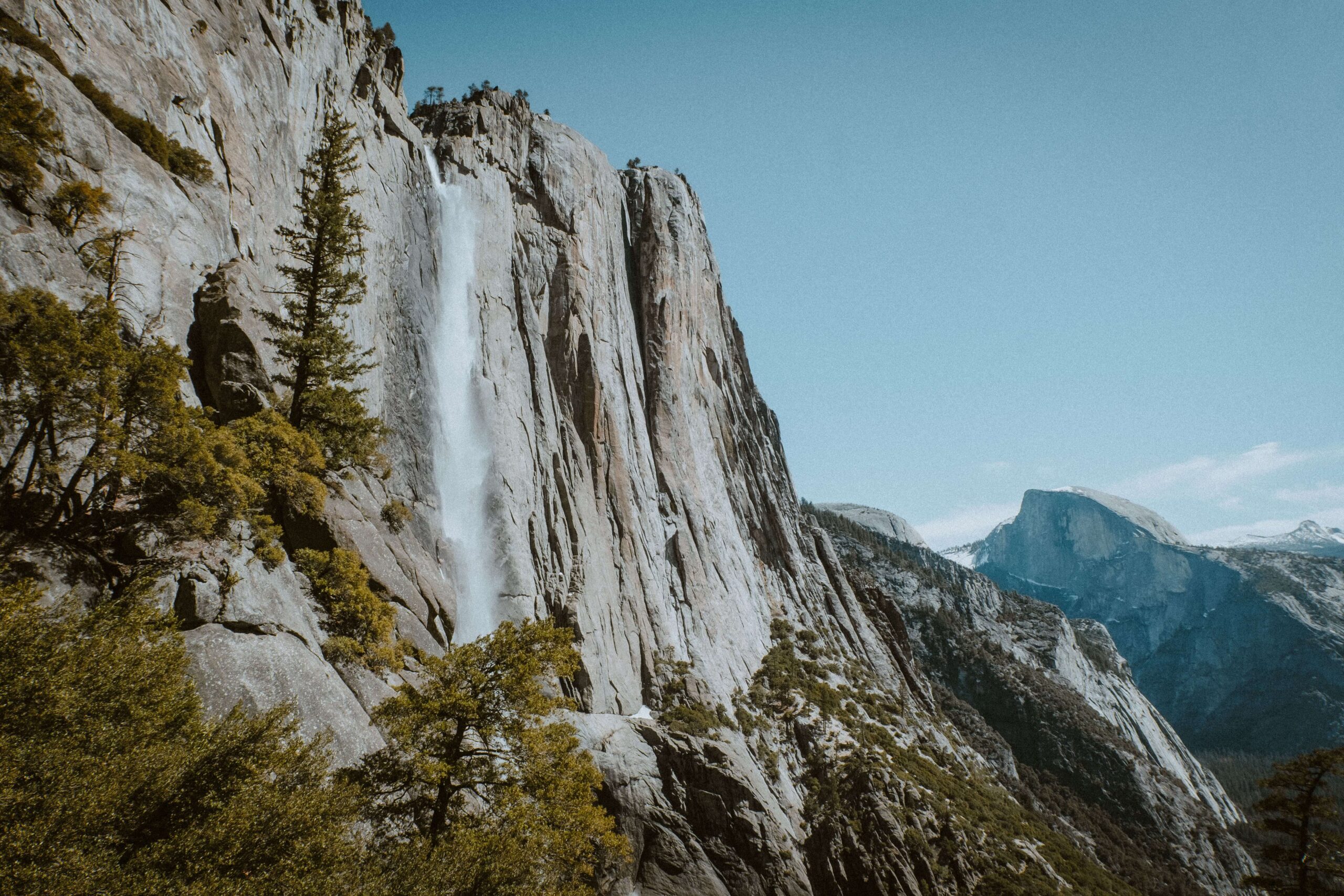 Conquering the upper yosemite falls hike: A guide to scaling the falls