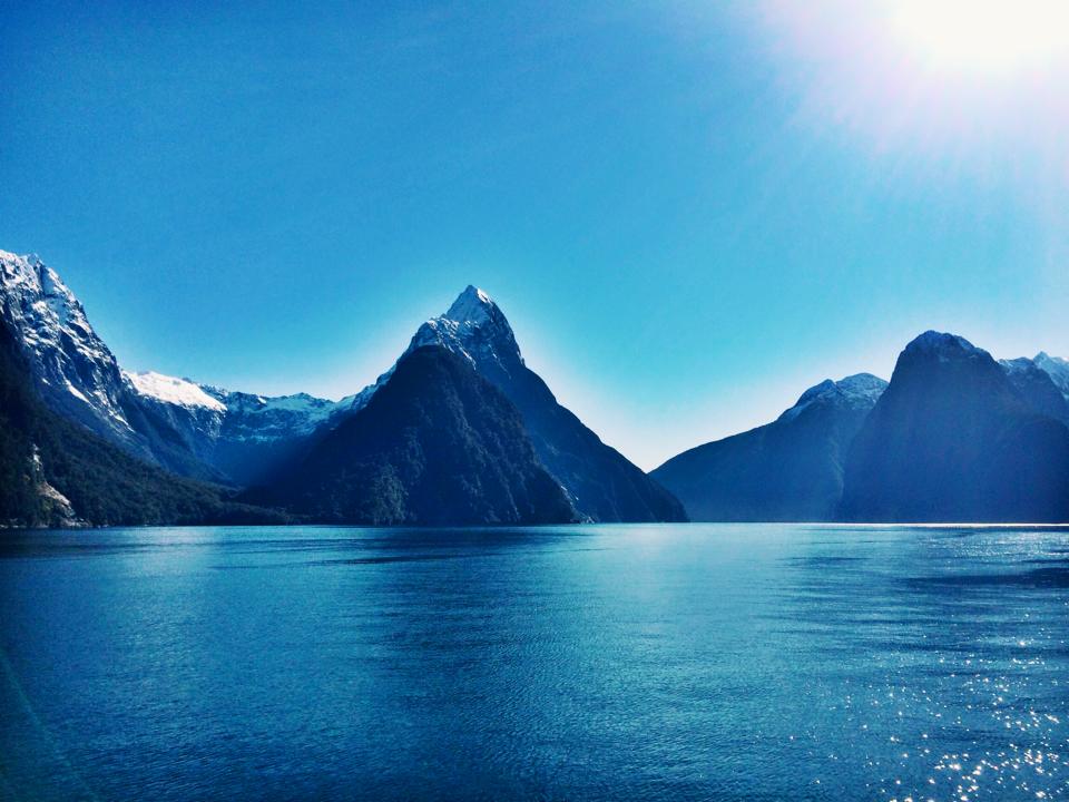 Milford Sound view from the shore 