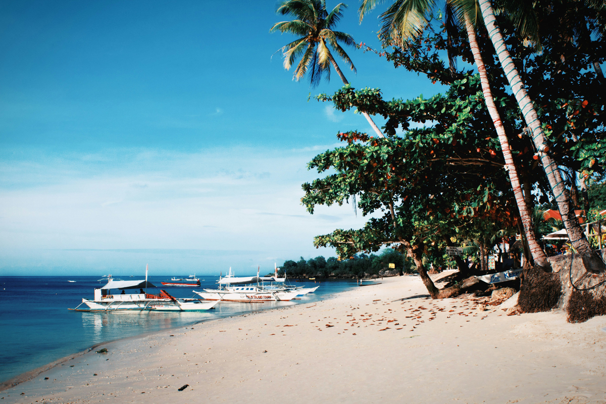 Alona beach in Bohol 